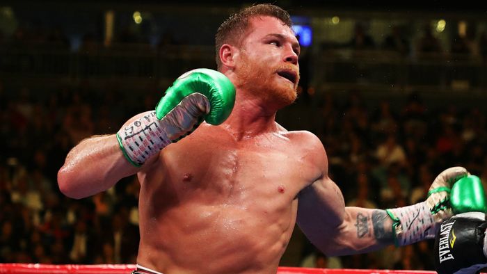 El boxeador mexicano Saúl “Canelo” Álvarez figura entre los atletas con mayores ingresos del mundo gracias a sus combates, patrocinios y negocios personales/ DAZN