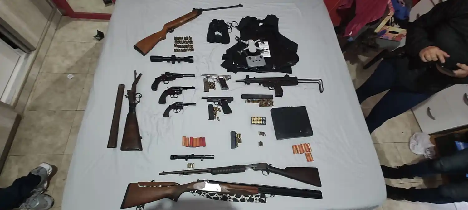 Secuestran un arsenal en Frontera y detienen a tres personas