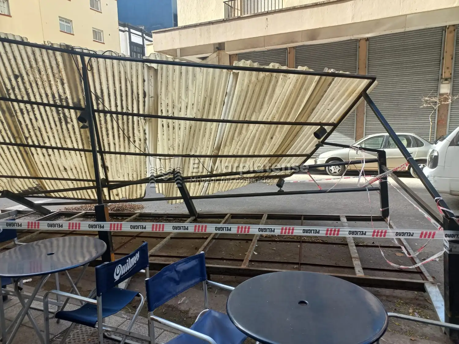 Asi quedó el deck tras la embestida del camión