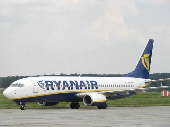 Ryanair sumará seis destinos en Santiago de Compostela y basará un tercer avión