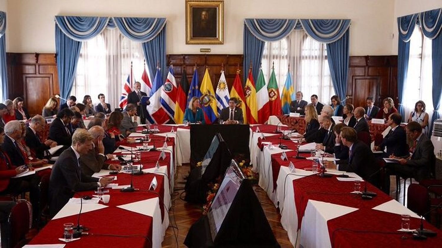 ¿Y PARA QUÉ? Grupo de Contacto pide a oficialismo y oposición  retomar el diálogo