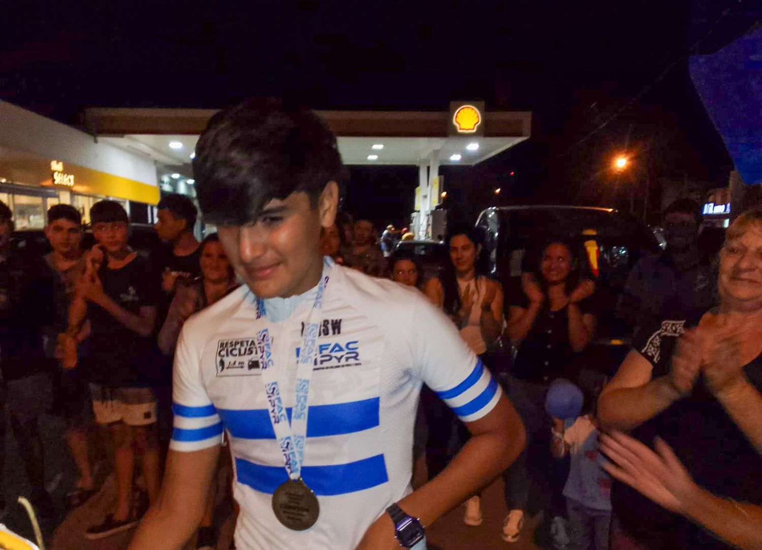 Ciclismo: Con una caravana, recibieron al campeón argentino Fantino Giuliani