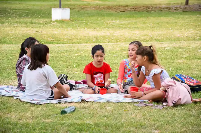 Cerca de 500 chicos y chicas disfrutan de espacios cuidados en la Escuela Abierta en Verano