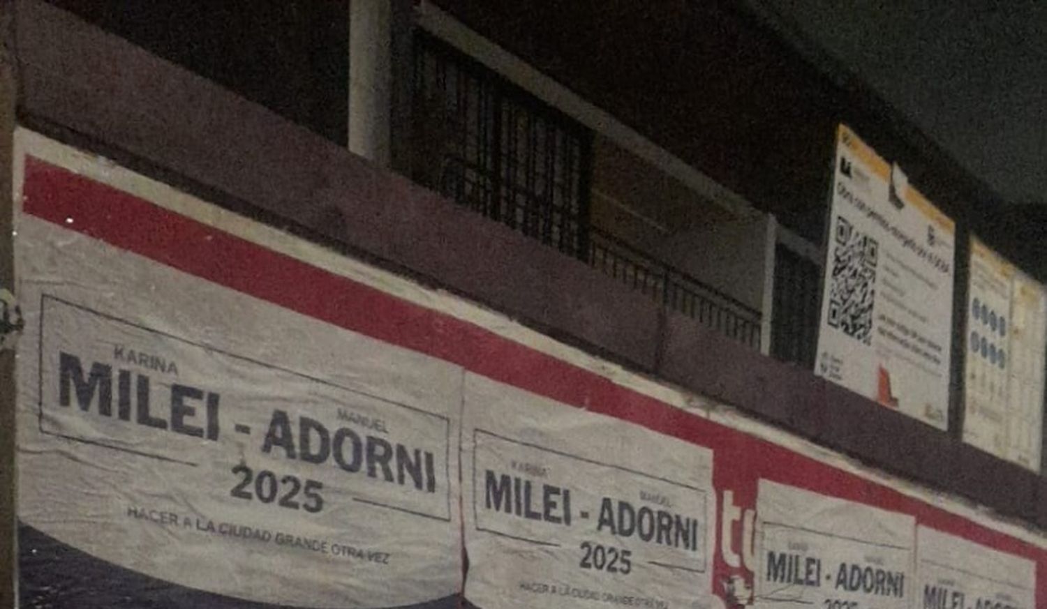 En Casa Rosada toman distancia de la pegatina que tuvo lugar en algunos barrios porteños, e insisten en que los candidatos para integrar la oferta libertaria aún no están definidos.