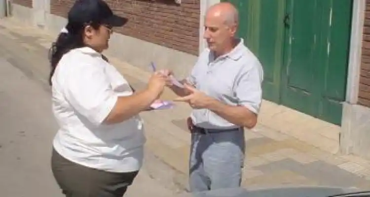 Los automovilistas prefirieron caminar y no pagar por estacionar