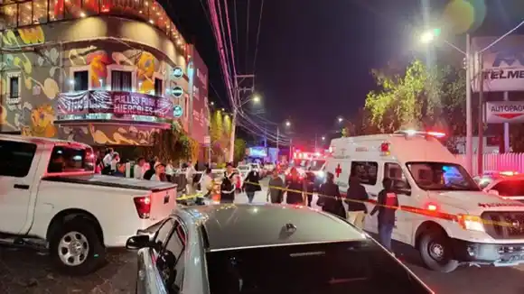 ¡TERRIBLE! Hombres armados matan a 10 personas en un bar de México