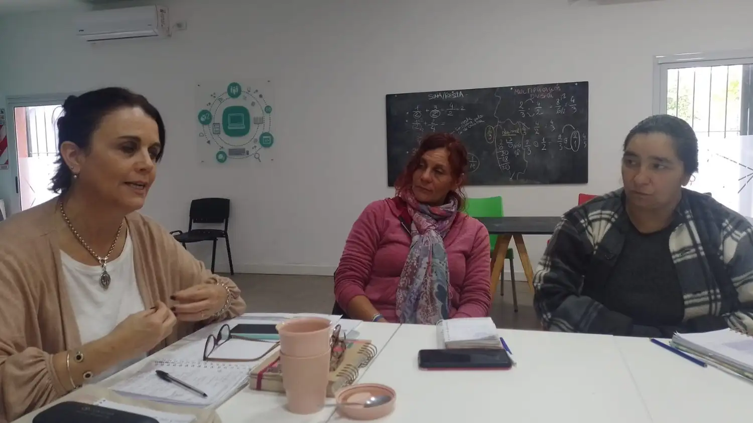 Referentes de comedores y autoridades municipales avanzaron en acciones conjuntas para hacer frente a la crítica realidad de los comedores en la ciudad.