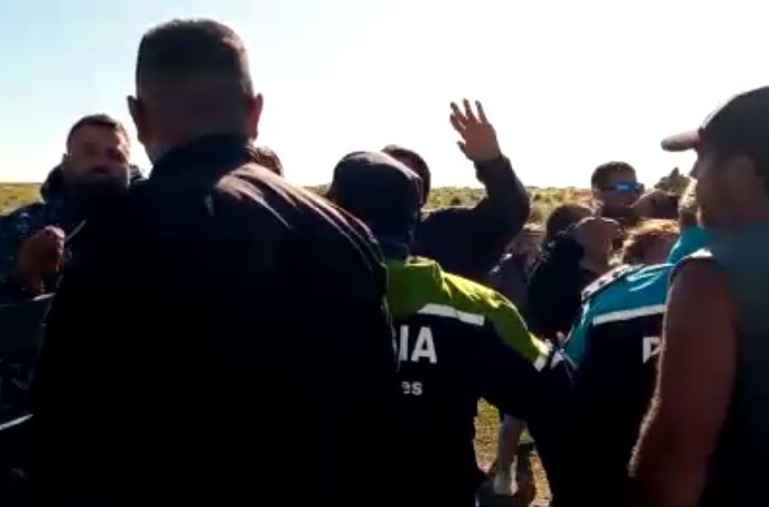 "No hay desalojo, Prefectura nos cuida de los vecinos violentos"