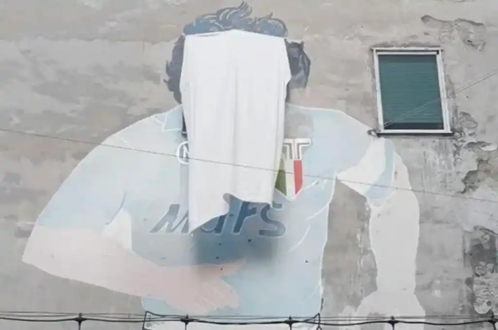Así amaneció el mural de Maradona en Nápoles.
Foto: Agencia Noticias Argentinas / redes
