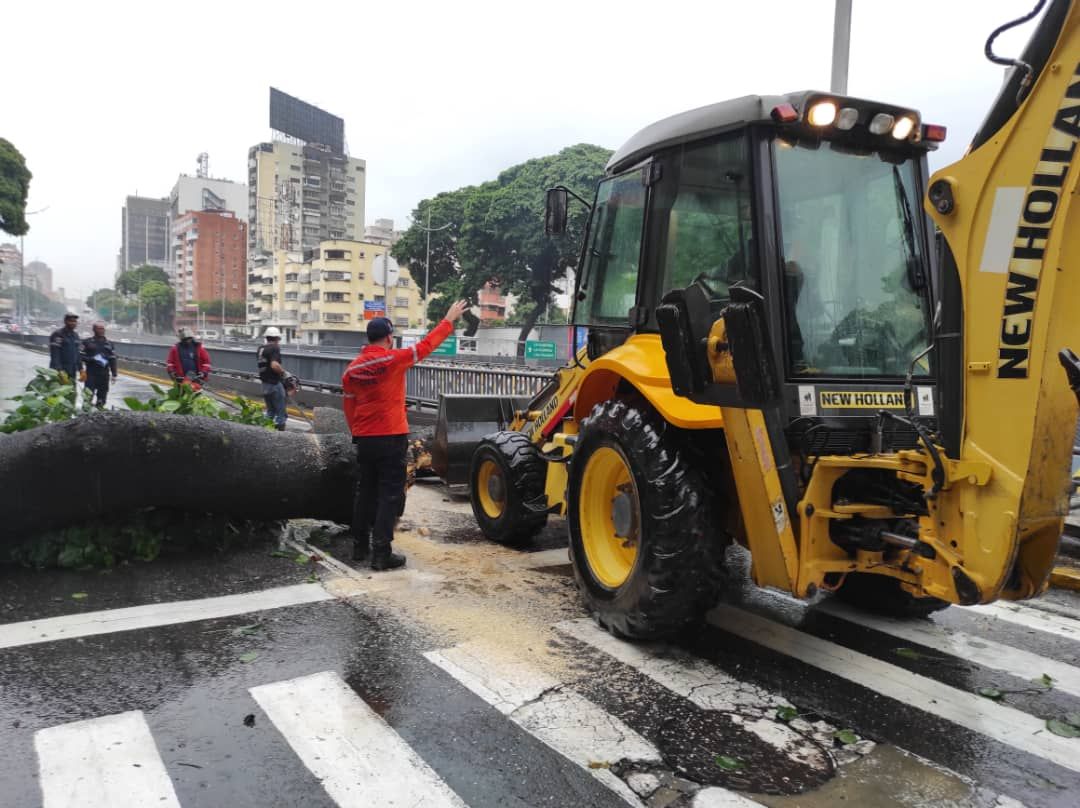 ALERTA POR ONDA TROPICAL 41: Activan 24 refugios para atender a casi 70 mil personas afectadas por las lluvias