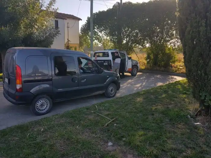 Atrapan a dos vendedores en actitudes sospechosas