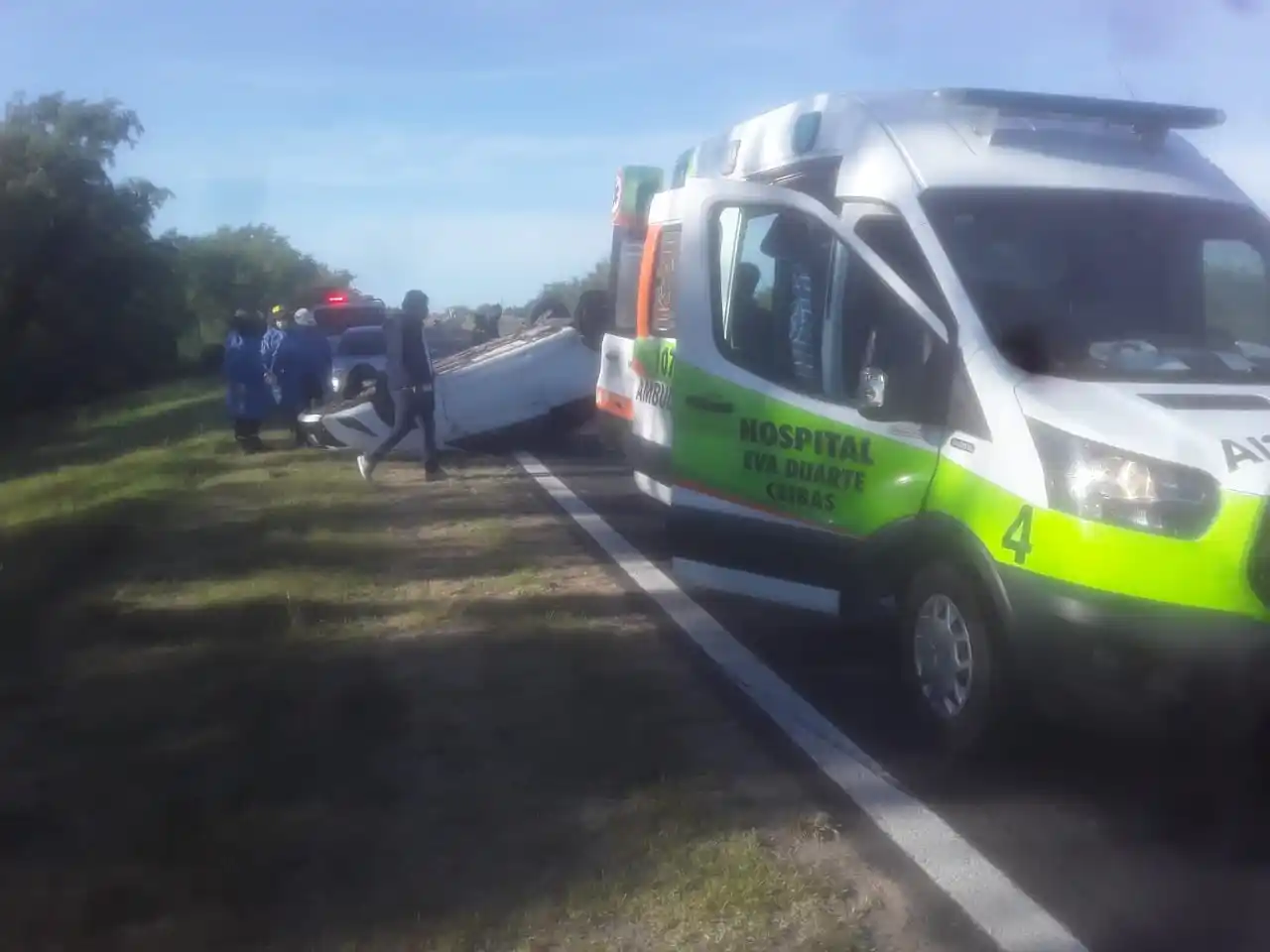  Fuerte accidente en Ruta 12: vuelco y asistencia de los Bomberos