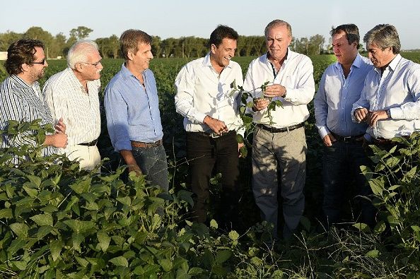 Massa incorporó a Carlos Garettto y pidió "sacarle el pie de encima" al campo