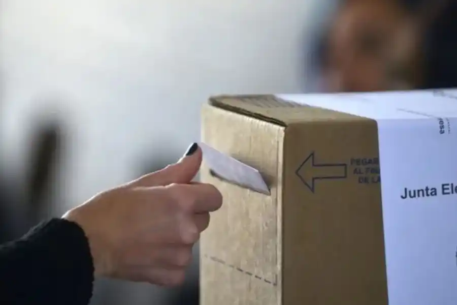 Se llevan a cabo elecciones en cuatro provincias del país: ¿Qué votan?