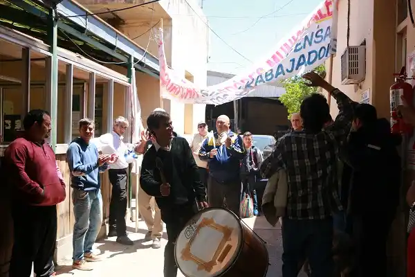 Los Municipales seguirán en asamblea y analizan el paro por tiempo indeterminado 