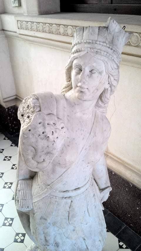 La justicia federal secuestró dos estatuas en el Museo Anadón
