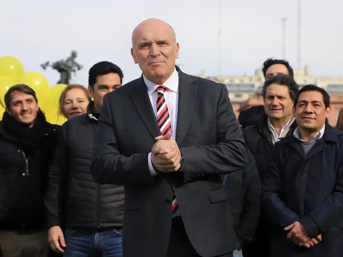 Espert cerró la campaña con una suelta de globos a metros de Casa Rosada