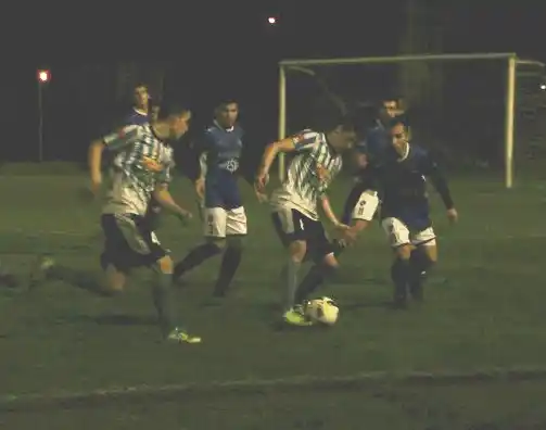 Deportivo goleó a Juventud Unida y se suspendió el resto de la fecha