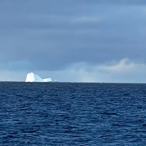 Apareció un iceberg en la costa de Ushuaia y pusieron en alerta a los barcos