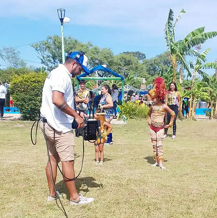 Radio Tropical y Canal 3 transmitieron en 
vivo la previa de los carnavales de Ibarreta