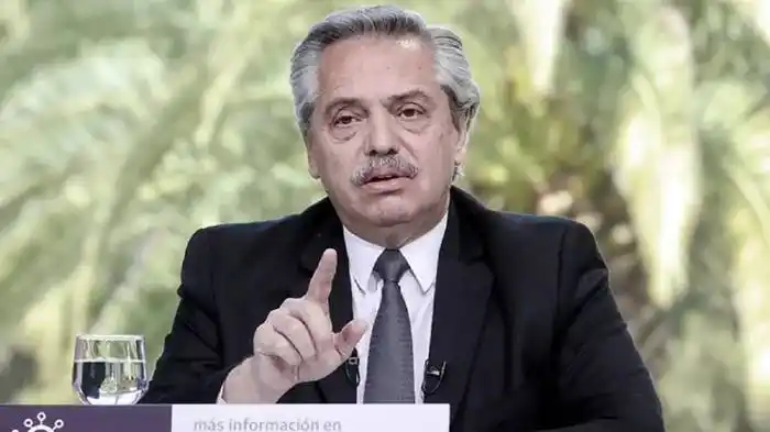 Alberto Fernández es  contacto estrecho de covid-19  y permanecerá aislado