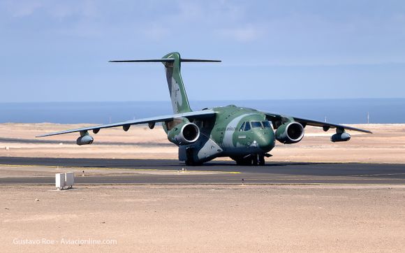 Aeronave KC-390 aterriza en histórica pista del Centro Espacial Kennedy