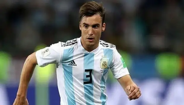 Tagliafico: "Messi es uno más dentro del grupo"