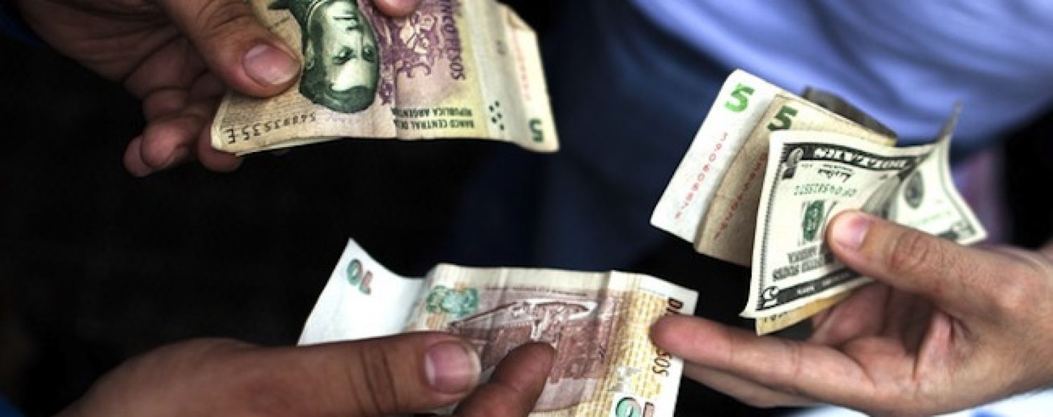 Cotización del dólar: Subió el oficial y bajó el blue