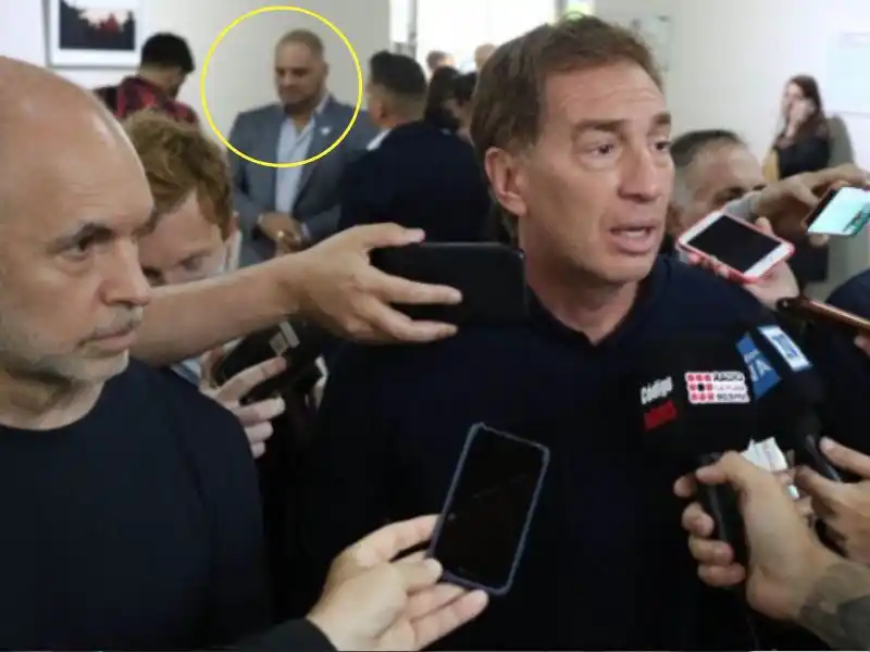 Cositorto, en la campaña de 2021 de Santilli. El Diputado negó conocerlo.