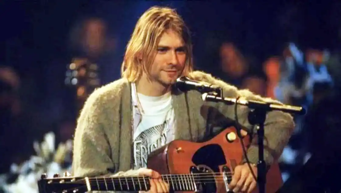 Kurt Cobain tenia 27 años al momento de su muerte.