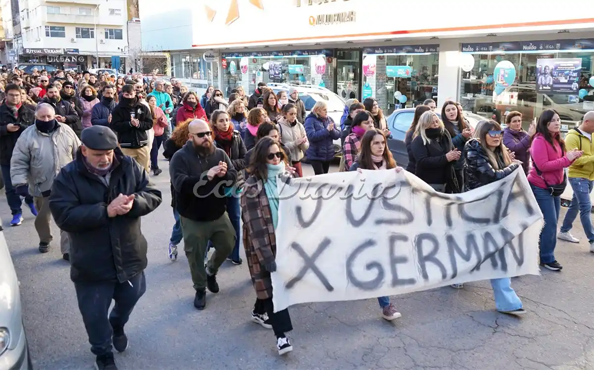 Familiares, amigos y vecinos reclamaron justicia por Apella