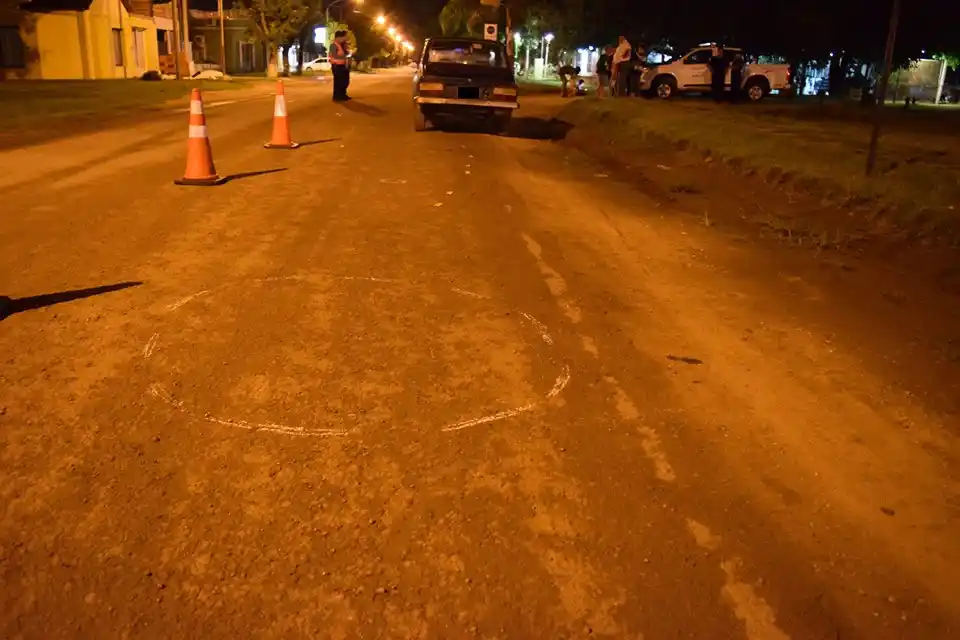 Embistió a un peatón con el auto