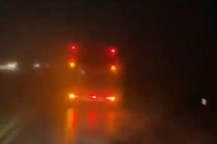 Impactante vuelco de camiones en ruta 9 durante la tormenta en la región