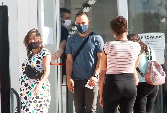 Covid: otras dos muertes, más contagios y ocupación de camas