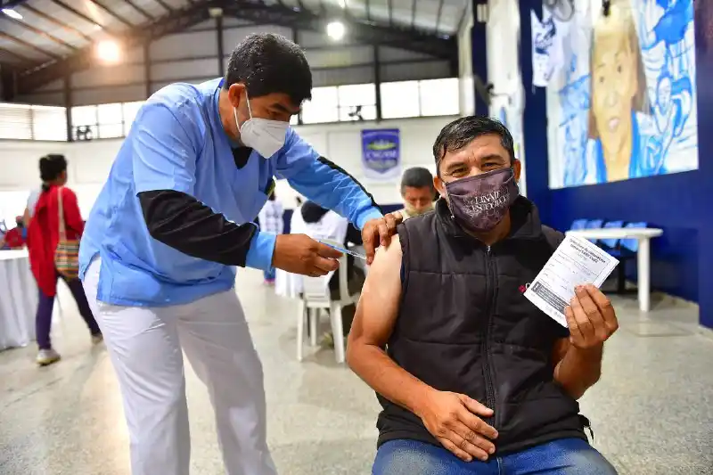 Hoy aplicarán segundas dosis de AstraZeneca y Covishield a residentes en Formosa capital