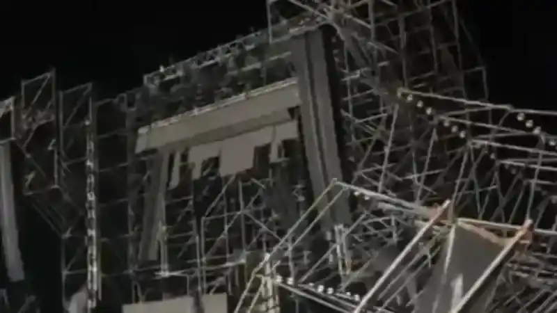 Colapsó el escenario de la Fiesta de Disfraces por el temporal