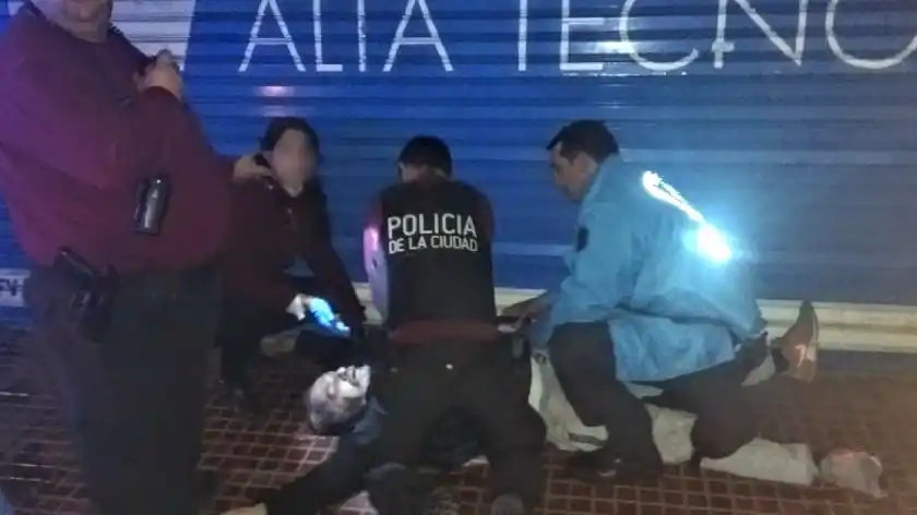 Robó comida en un supermercado y los empleados de seguridad lo mataron a golpes