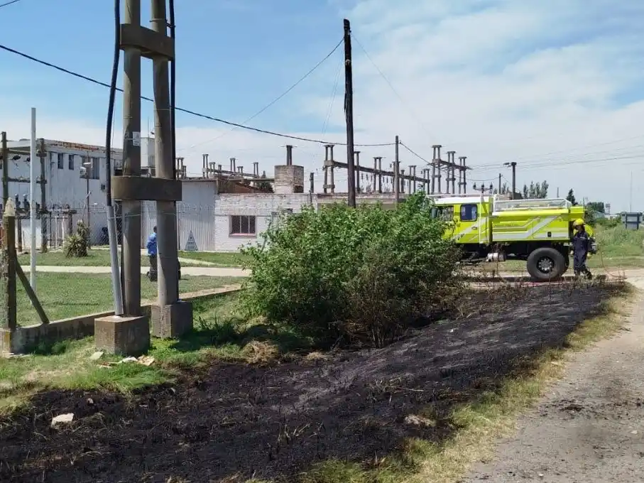 Bomberos lograron sofocar las llamas rápidamente.