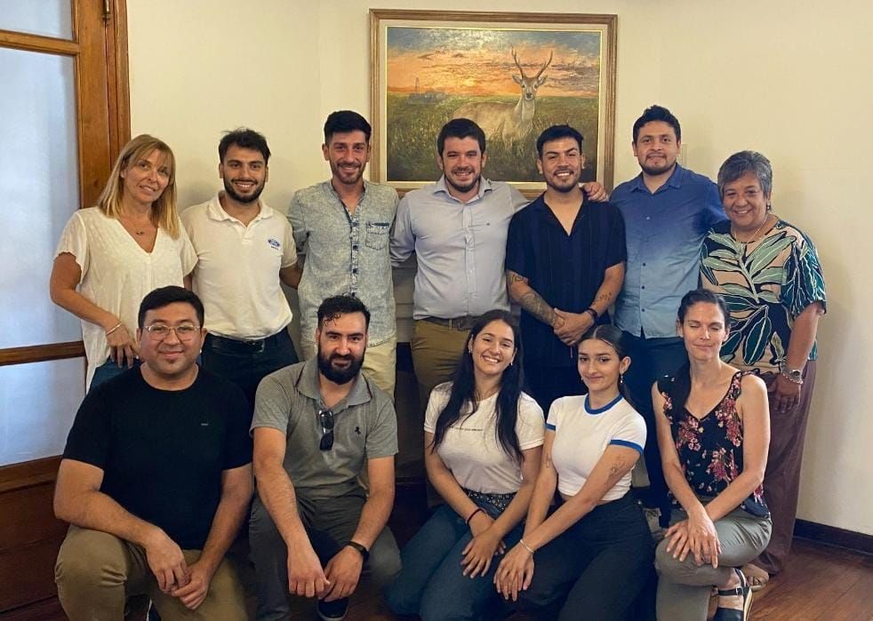 Reconocimiento al Cuerpo Folclórico Municipal tras ser premiado en certamen nacional 