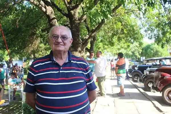 ﻿﻿ “El placer más grande es pasear a mis nietos en los autos antiguos”