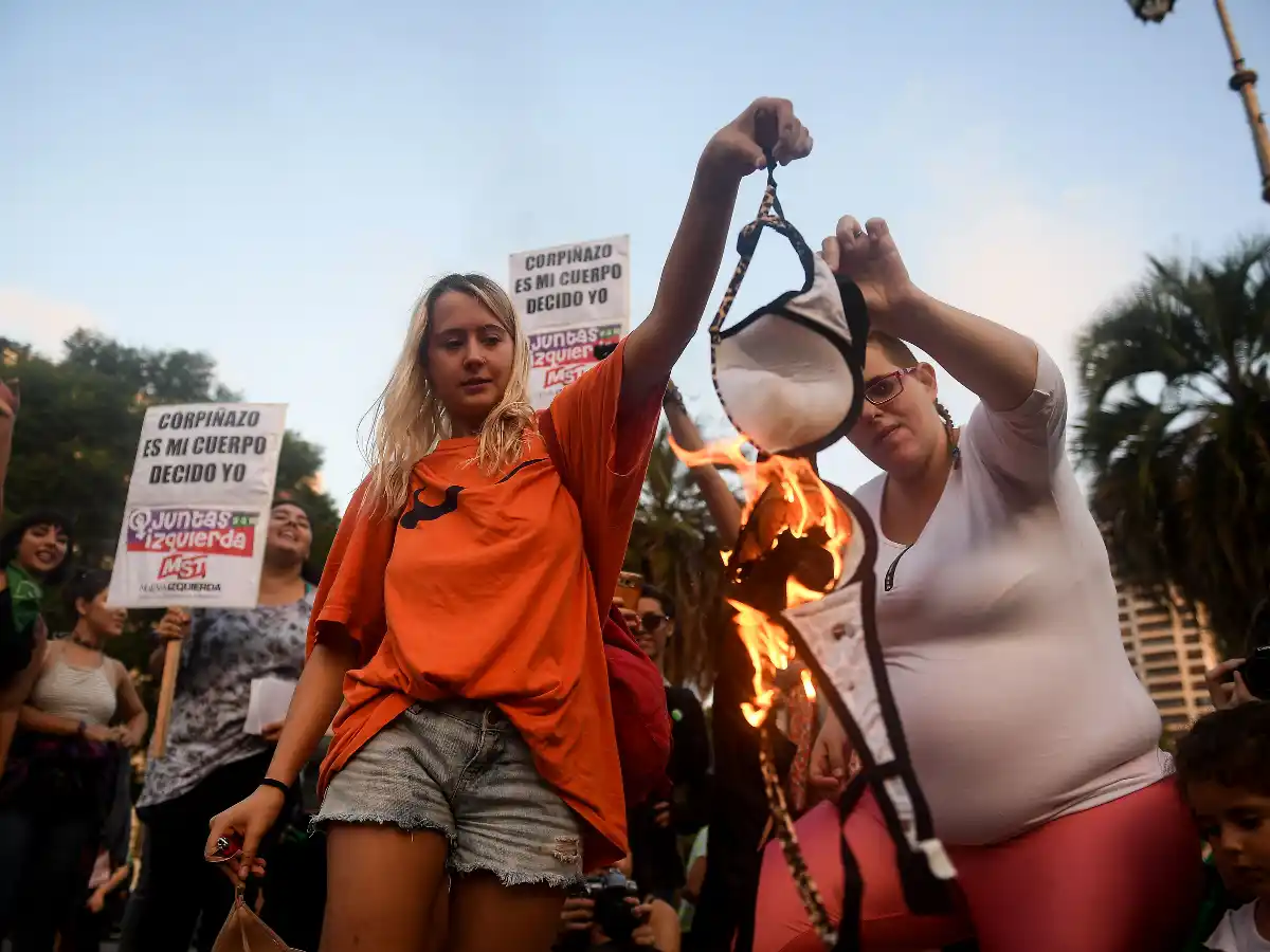 “Corpiñazo”: más que rebeldía juvenil, una lucha  “hija” del Ni una menos   