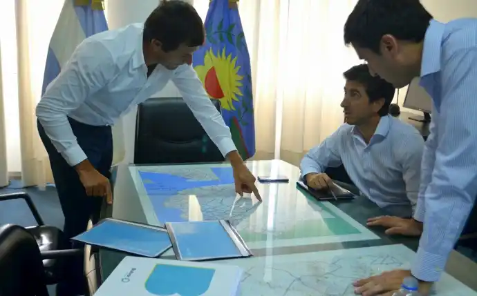 El Ministro Cenzón recibió al Intendente "Bali" Bucca de Bolívar