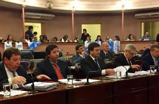 Senadores de Cambiemos presentaron hoy proyecto de ley de fitosanitarios