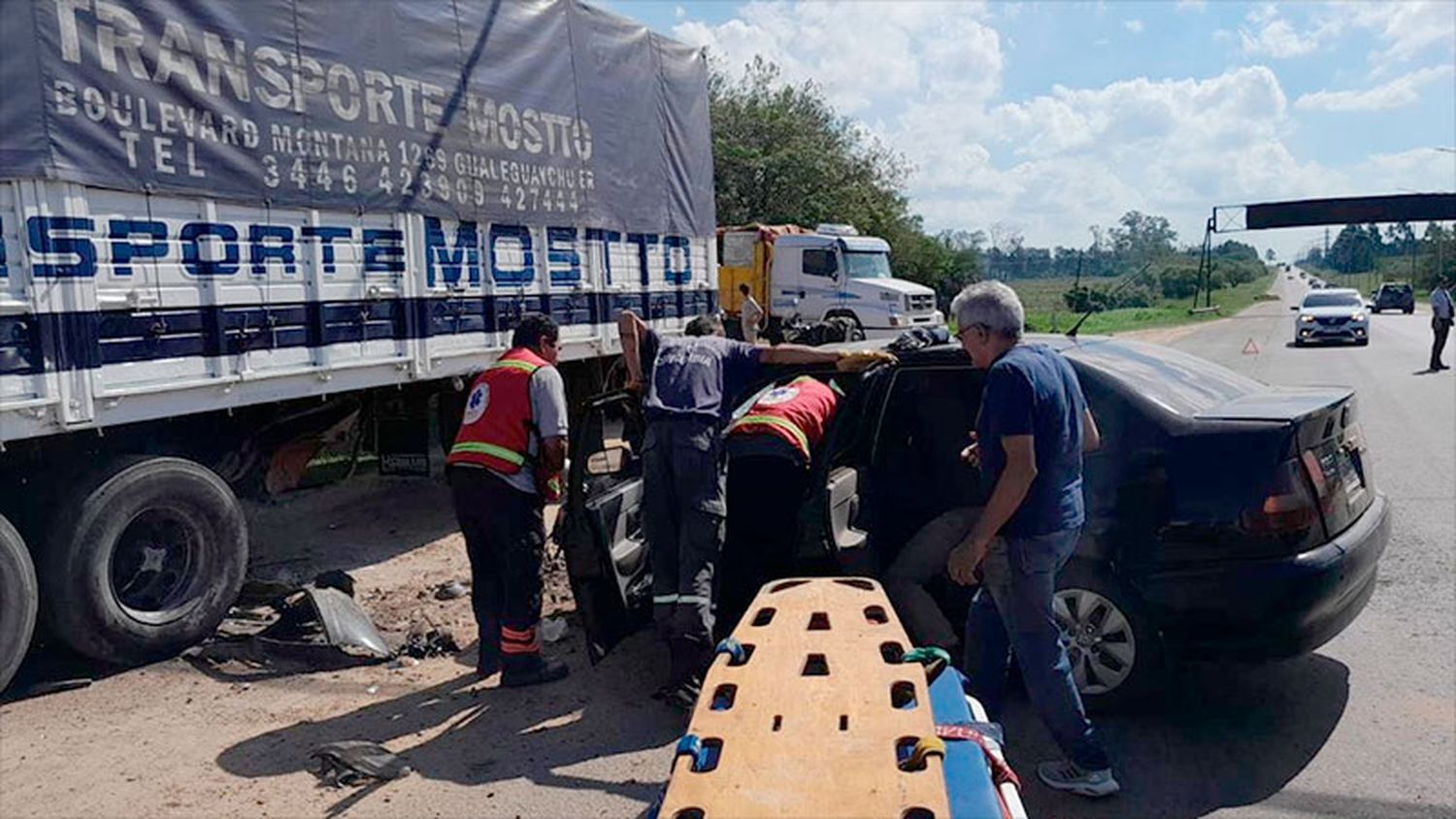 Conductor está en terapia tras impresionante choque con camión en la Ruta Nº22