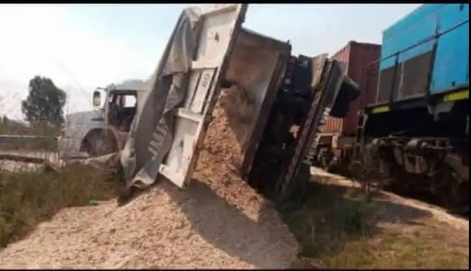 camion arenero tren - 4