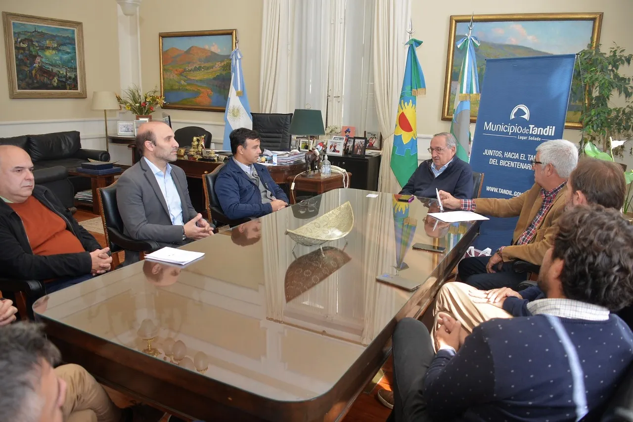 El titular del INAES visitó por primera vez Tandil y resaltó el potencial de las cooperativas locales