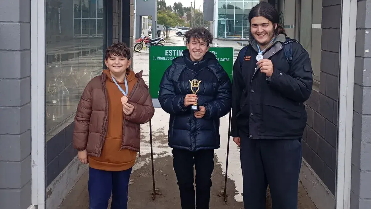 Fichman, Corbalán y Vera, los representantes de la Escuela Municipal de Ajedrez