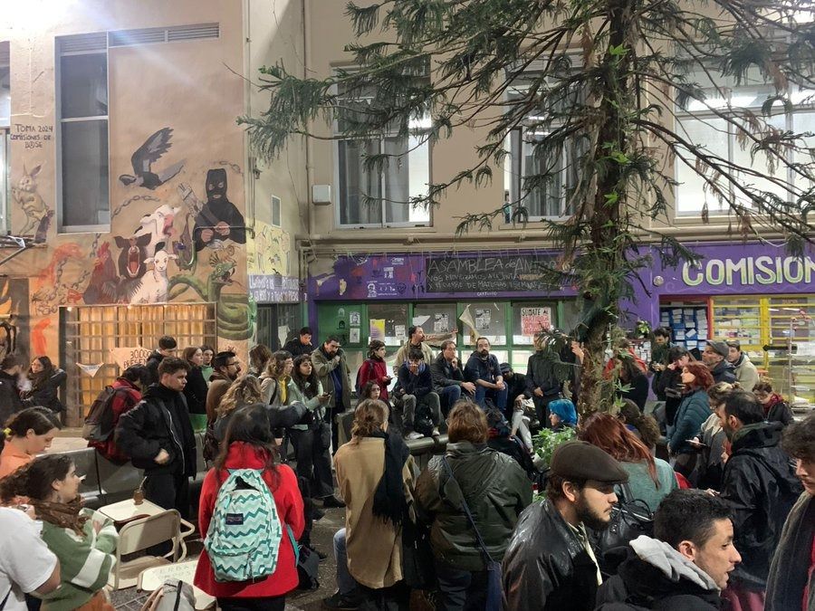 La toma de la Facultad de Filosofía y Letras de la UBA.