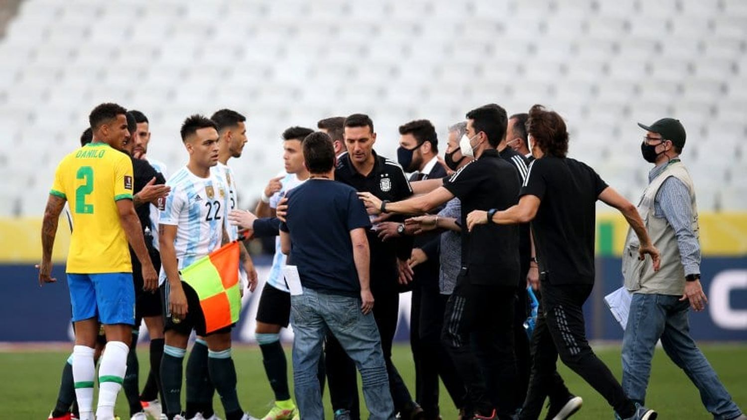 Tras el escándalo, confirmaron que el partido Brasil - Argentina deberá volver a jugarse