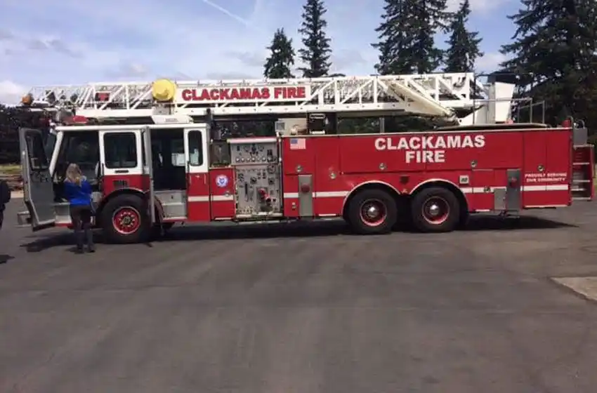 Donaron un autobomba de Estados Unidos a los bomberos de la ciudad